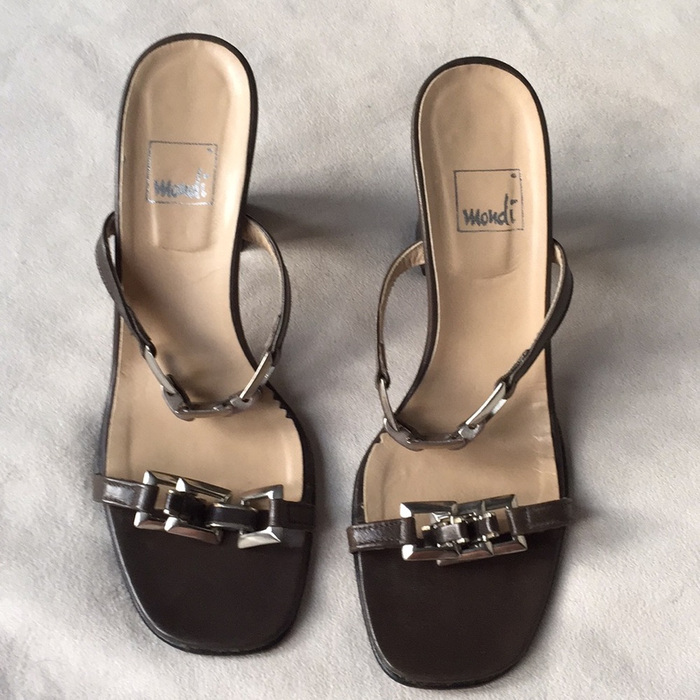 Mondo sandals